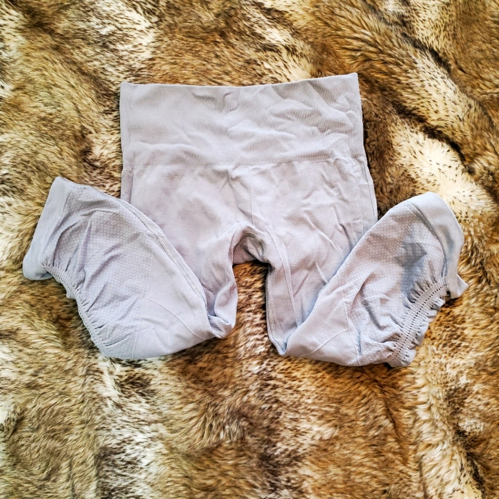 Lululemon cropped leggings